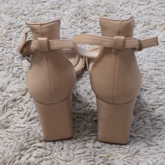 Vince Camuto Winderly Tan Block Heel - Picture 4 of 8